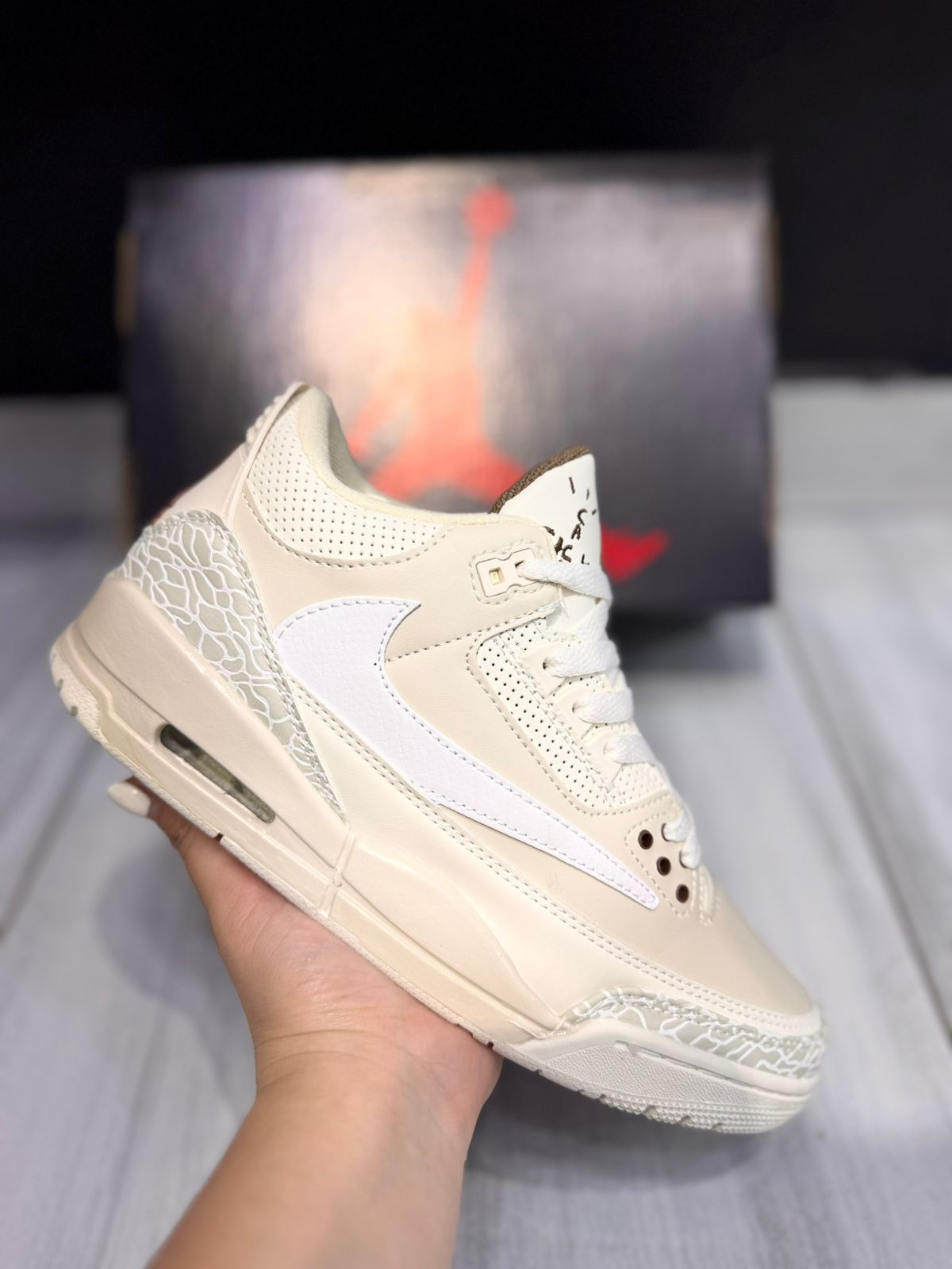 Air Jordan 3 Retro x Travis Scott