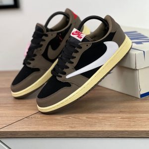 Travis Scott x Air Jordan 1 Low OG
