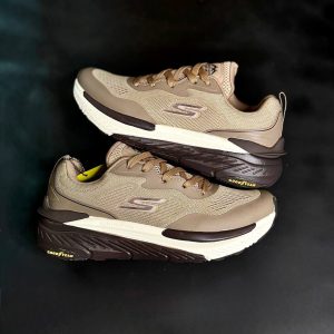 Skechers Max Cushioning Trail