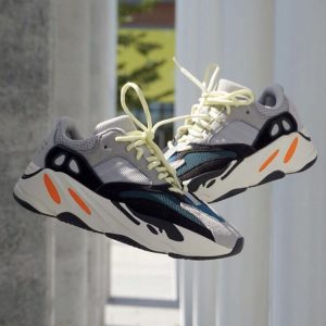 Adidas Yeezy Boost 700 V2